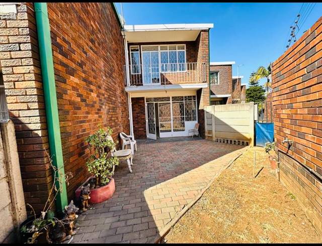 3 BEDROOM APARTMENT FOR SALE IN BENONI CENTRAL
